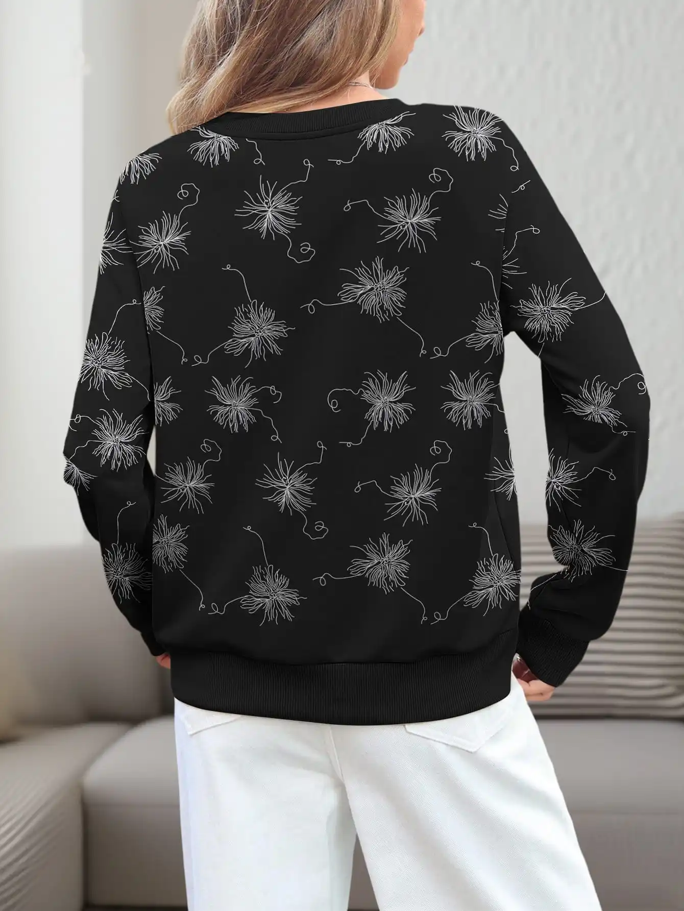 Fashionable Women's New Cross-border Tops Black Dandelion Pattern Print Round Neck Pullover Casual Sweatshirt_voghion.com