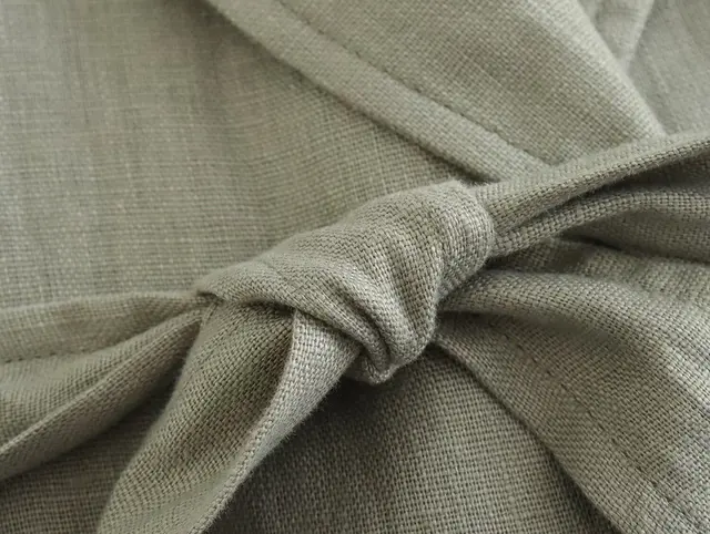 세련된 스타일과 편안한 착용감이 조화를 이룬 Tangada의 여성용 2024 솔리드 조끼