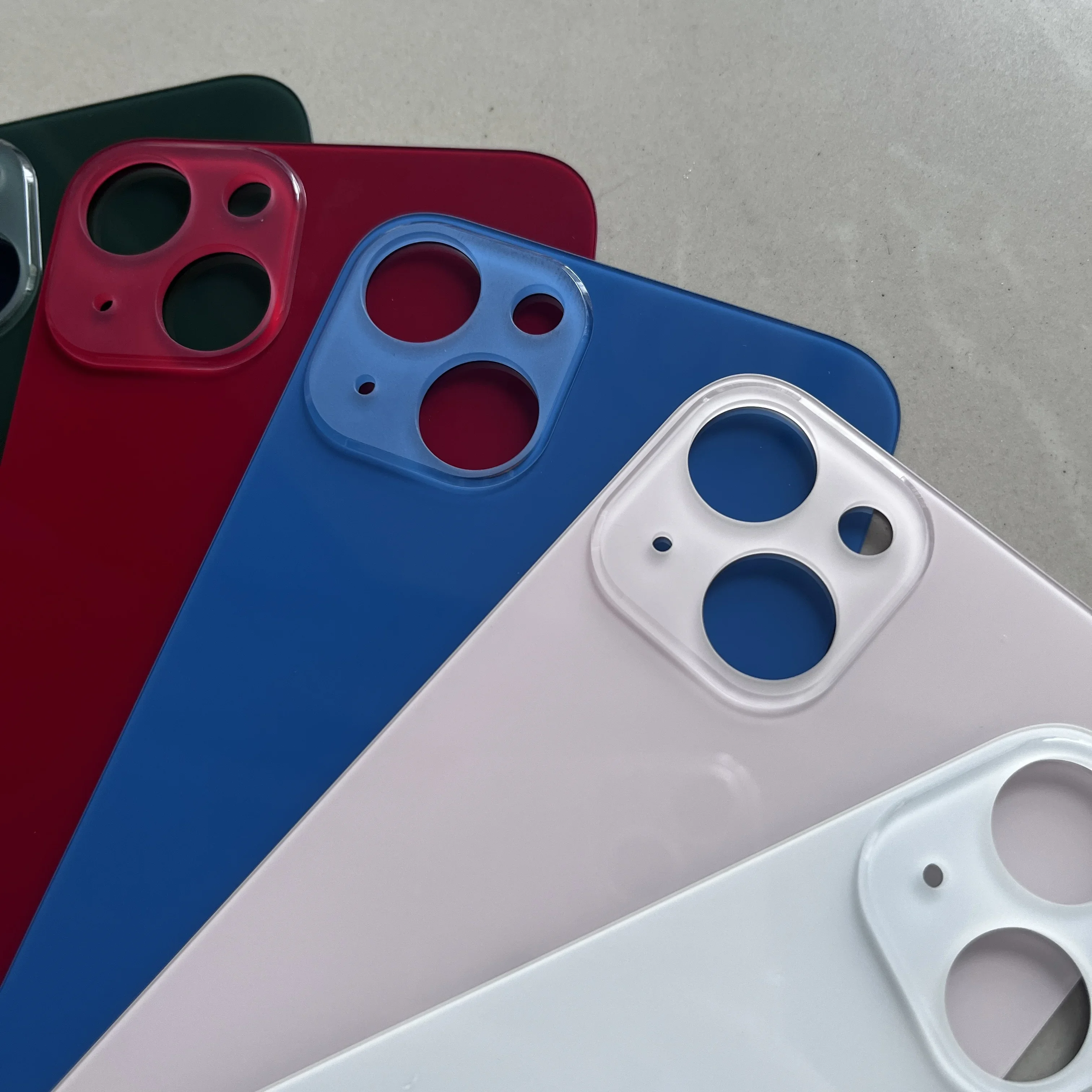Vitre Arrière De Remplacement Pour IPhone 13 - Rouge - Avec Grand Trou Pour Le Logo - Inclut Adhésif - Neuf