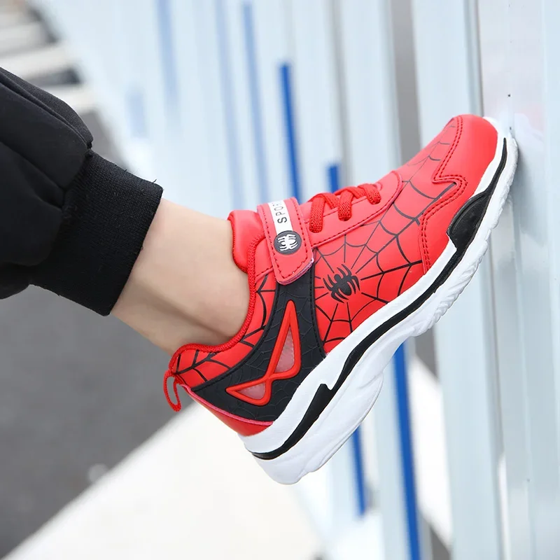 أحذية أطفال فاخرة للأولاد أحذية رياضية من جلد البو...