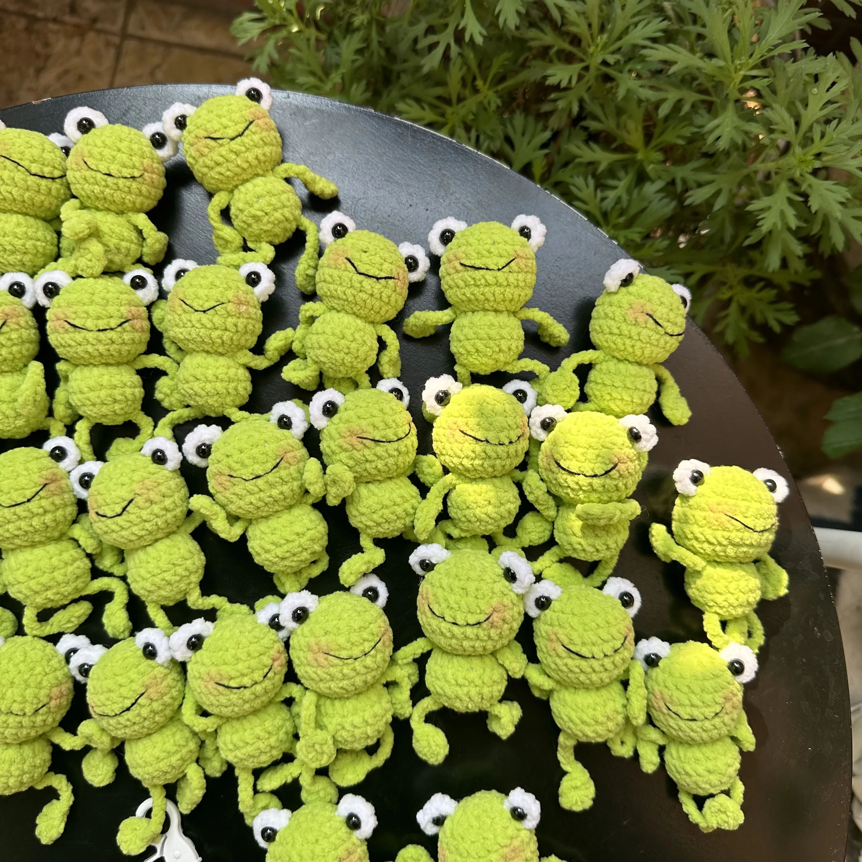 Mini Knitted Frog Keychain 3
