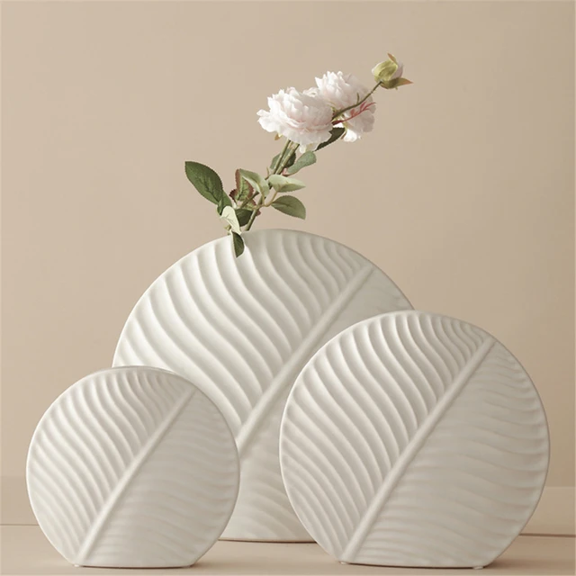 Nordic Circular Flat Ceramic Vase: A Delightful Home Decoration Accessory