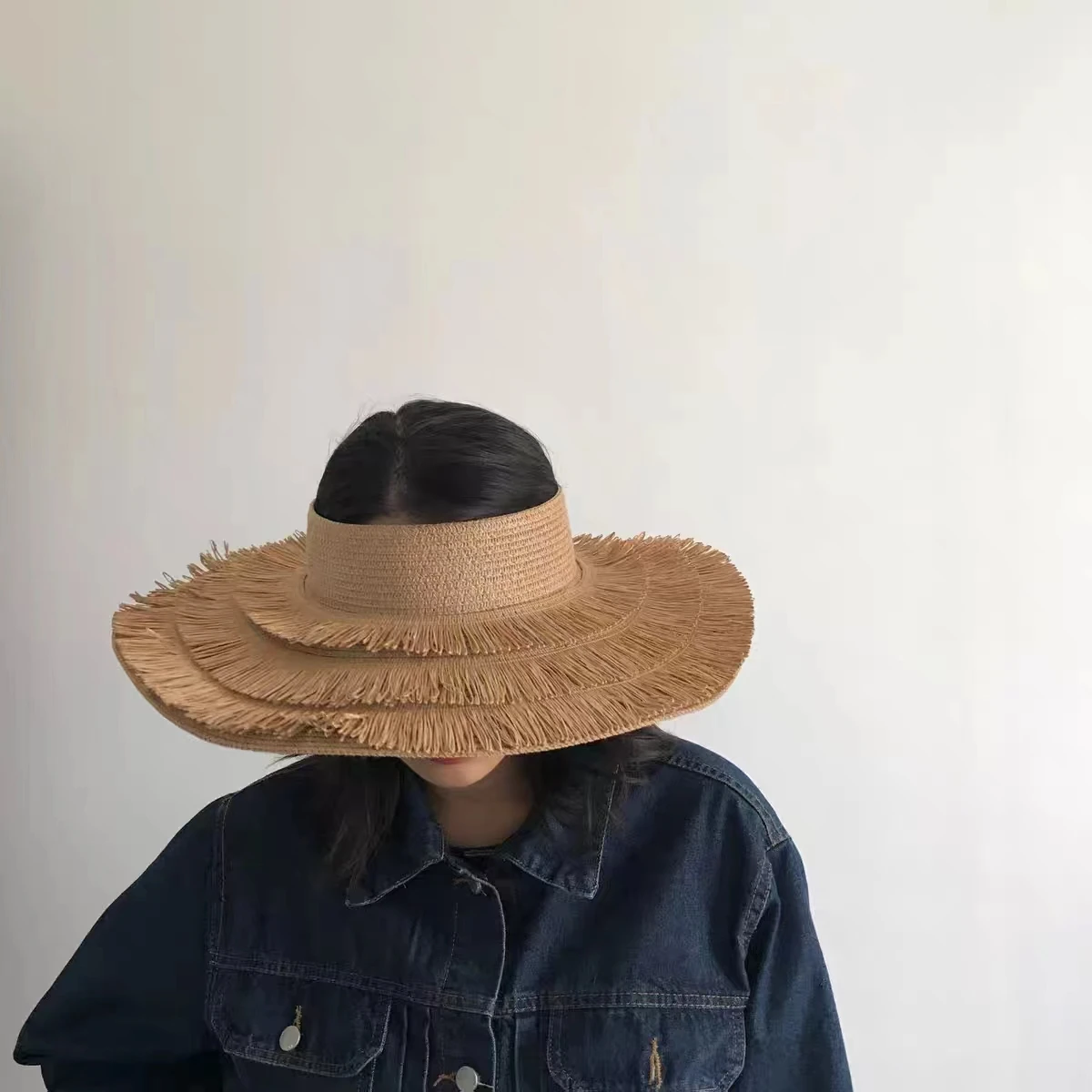 2023 New Fashion Women's Large Eaves Sun Summer Designer Beach UV Protection Empty Top Tassel Straw Hat Wholesale_voghion.com
