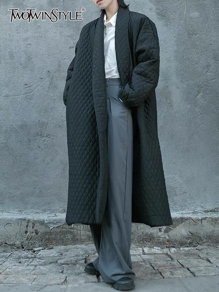 

Женская длинная парка TWOTWINSTYLE, черная свободная Толстая хлопковая куртка оверсайз с отложным воротником и длинными рукавами, 2022