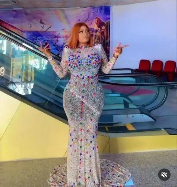 Рисунок 6 - Разноцветные бриллиантовые прозрачные длинные платья