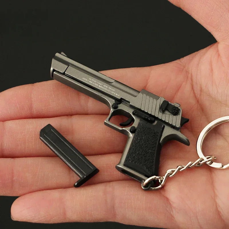 Alloy 1:4 Scale Desert Eagle Mini Pistol Model Keychain Mini Toy Gun Weapon Model Metal Keychain for Adult Kids Christmas Gift 4