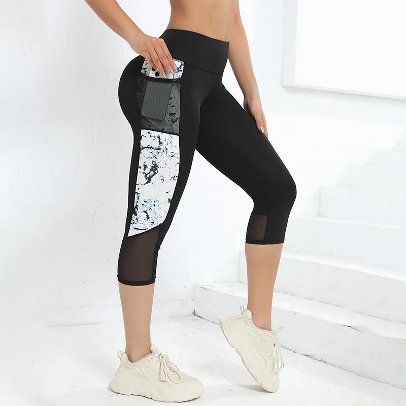 Marble Print Butt Lifting Sports Capri Leggings with Pockets High Waisted Yoga Tight Capri Pants Women's Activewear