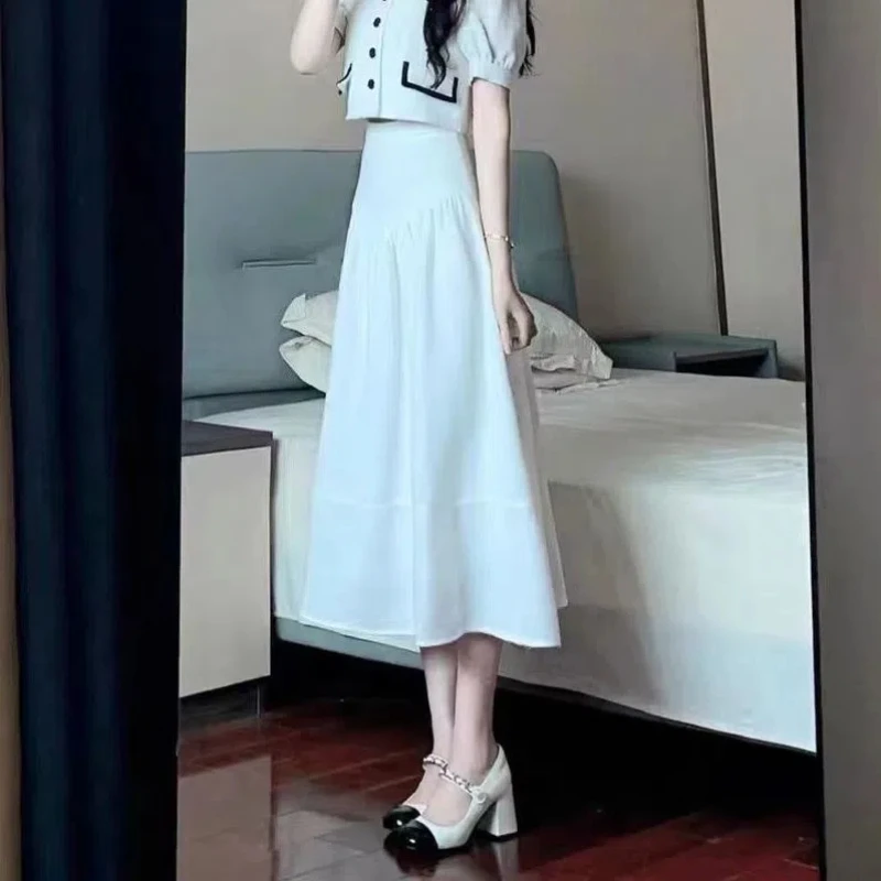 Fashionable Women's Set 2024 New French High End White Dress Elegant and Elegant Small Fragrance Age Reducing Two Piece Set