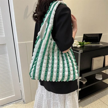 حقيبة كتف عصرية خفيفة الوزن قابلة للطي تحت الإبط، حقيبة يد مخططة للنساء للاستخدام اليومي، حقيبة حمل ذات سعة كبيرة