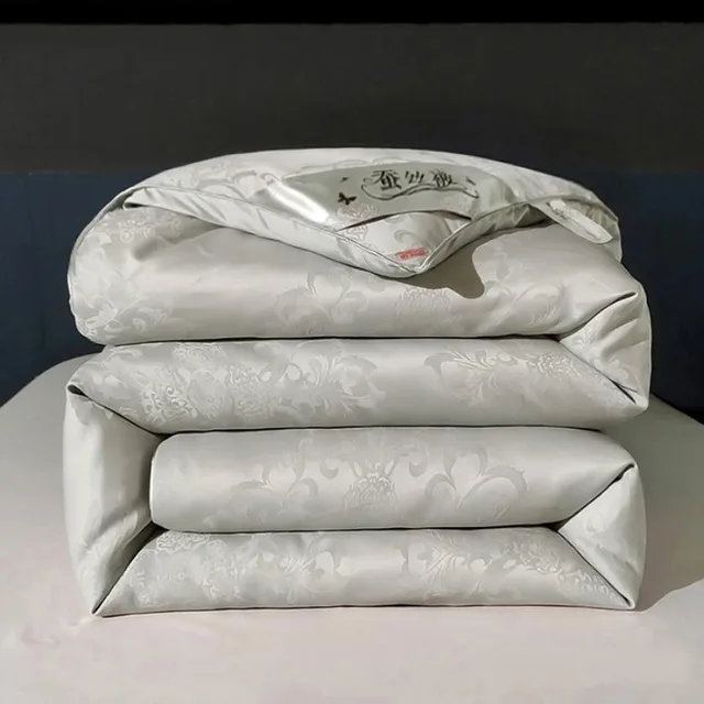 2025 New Solid Color Silk Fiber Quilt 3
