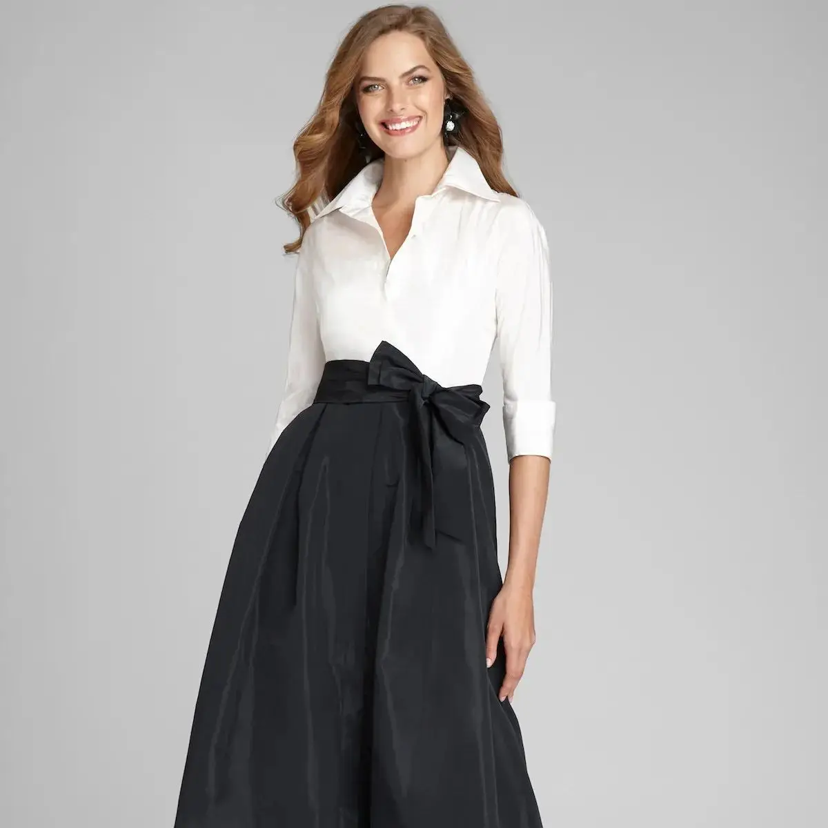 

White and Black A Line Prom Dresses Sexy V Neck T-Shirts Sleeves Mother of the Bride Evening Party Gowns with Bow Plus Size New