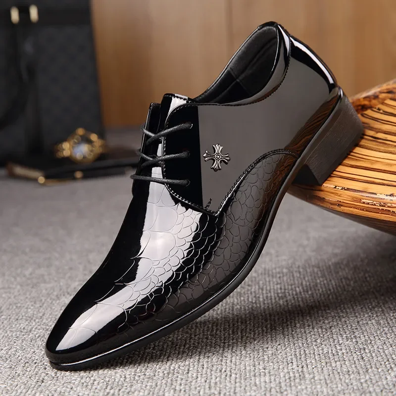 

The Latest Oxford Shoes Men's Luxury Lacquer Wedding Shoes Pointed Toe Dress Shoes Classic Derby Shoes Leather Shoes Size 38-48