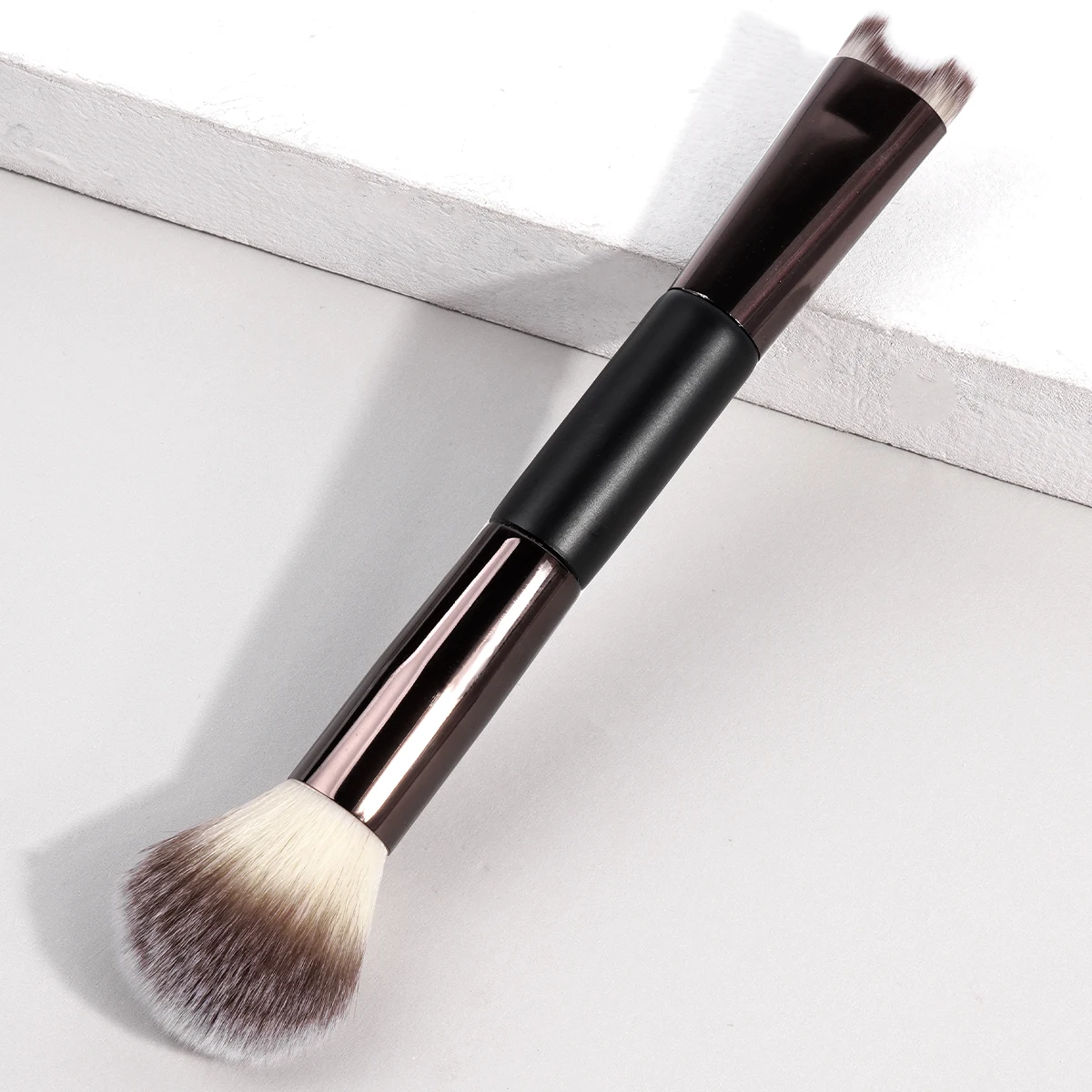 MAANGE Nose Contour U-Shaped Makeup Brush for Sculpting And Defining Double Head Foundation Highlighter Brush Nose Shadow Brush 2