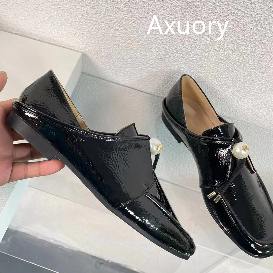 2023 New Women's Casual Leather Shoes Lacquer material Pearl Decoration Daily Shoe Nude shoes High Quality