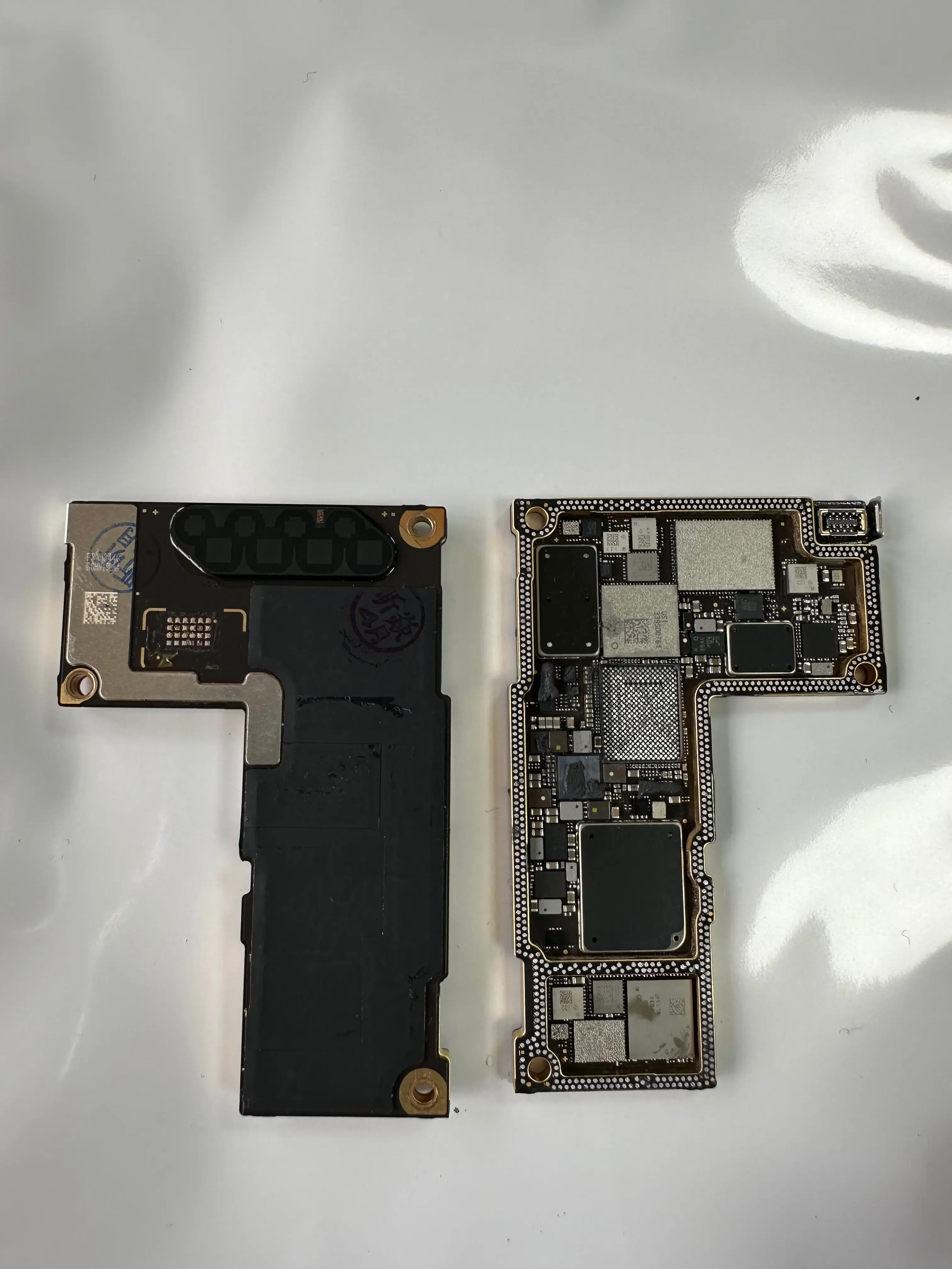 Carte Mère IPhone 12 Mini - Débloquée - Face ID - Pour Pièces / Réparation