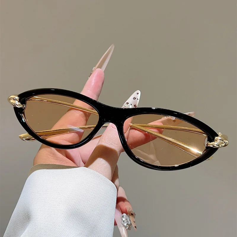 Trendige Cat-Eye-Sonnenbrille in Bonbonfarben für Damen, Luxusmarken-Design, ovale, hohle Gläser – Detail 6