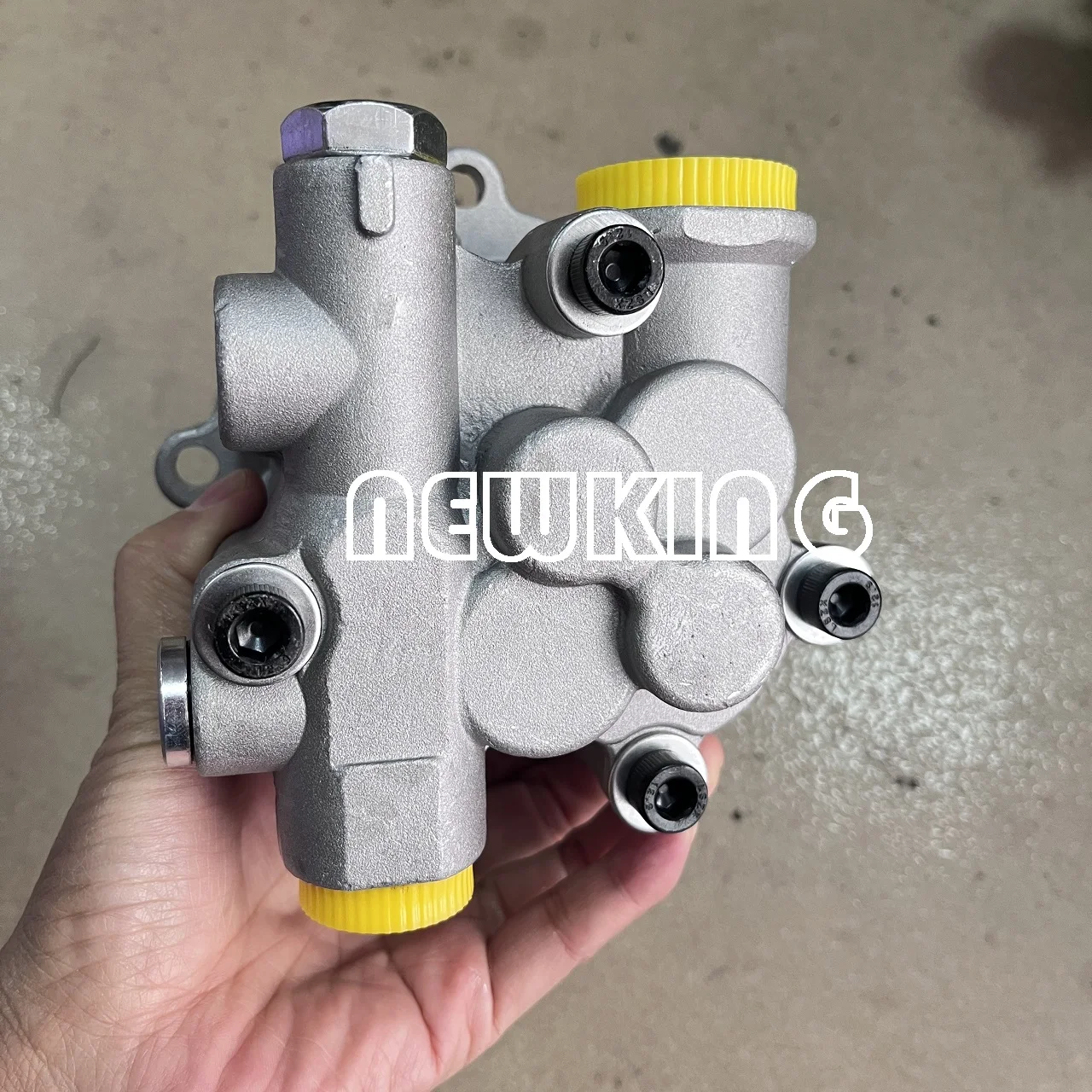 High Quality Kawasaki K3V112 K3V112DT Hydraulic Gear Pilot Pump Assembly for Construction Machinery Excavator Repair Parts