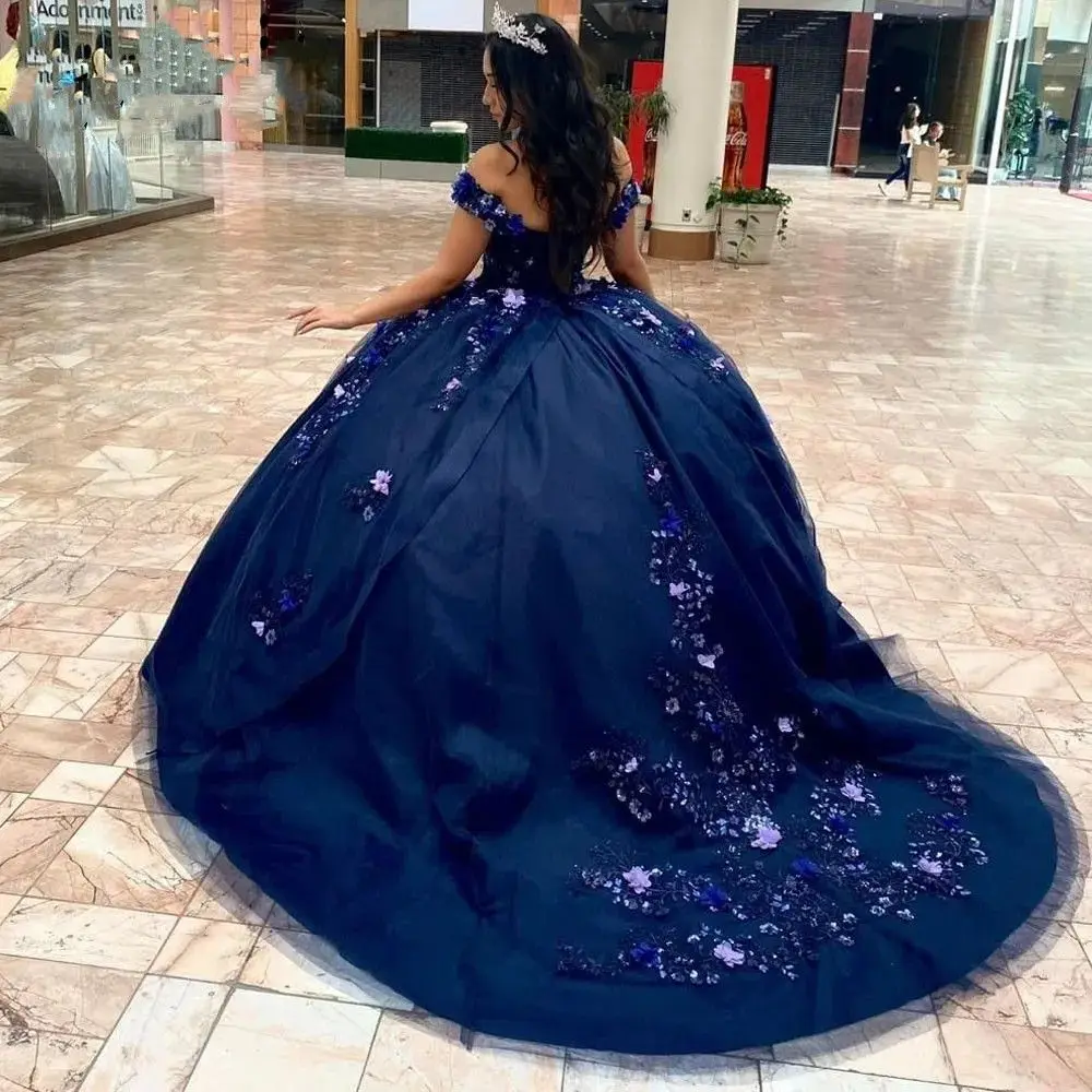 Рисунок 2 - Темно-синее бальное платье Quinceanera