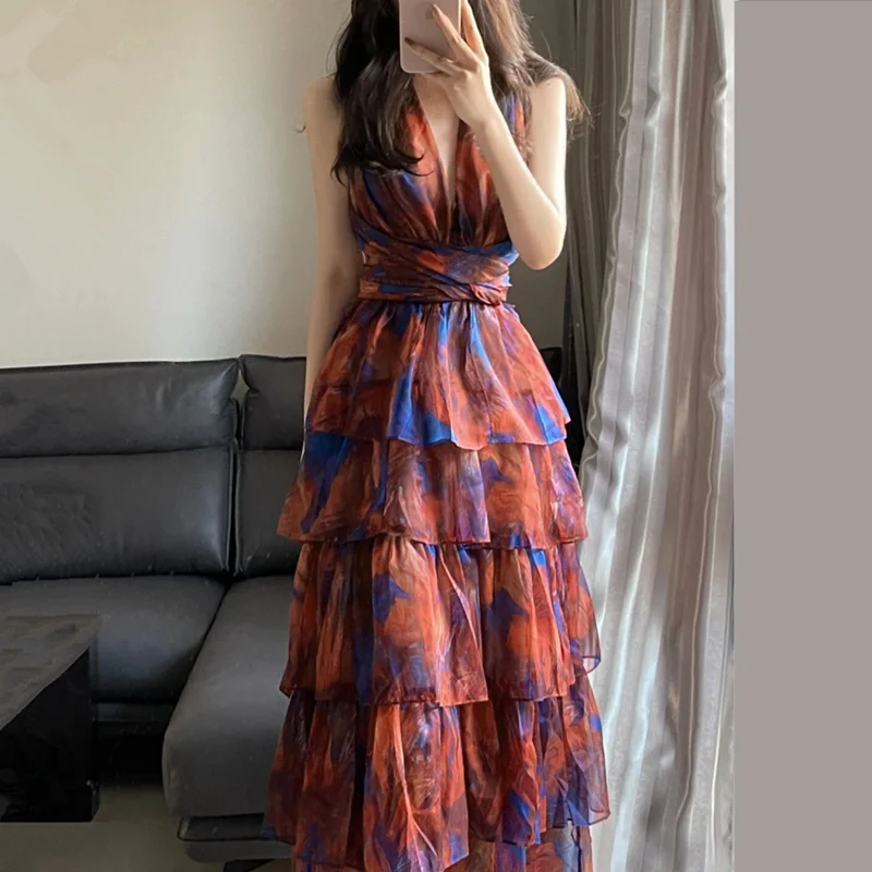 فستان طبقات ملون بتصميم أنثوي ناعم