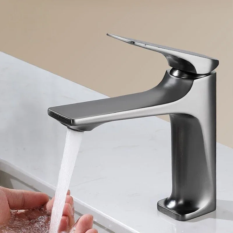Copper Alloy Bathroom Faucet Anti-Splash Dual Temperature Control Brushed Finish Sink Tap  Basin Anti Splash Faucet With 80cm In