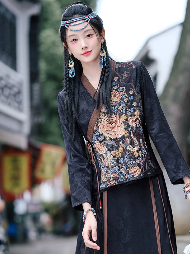 Chinese Jacquard Embroidered Top New Ethnic Style One-Piece Woven Gold Skirt Three-Piece Set