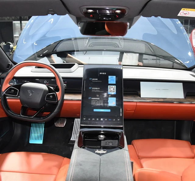 새로운 에너지 차량으로써의 럭셔리와 고성능을 동시에 제공하는 전기 자동차