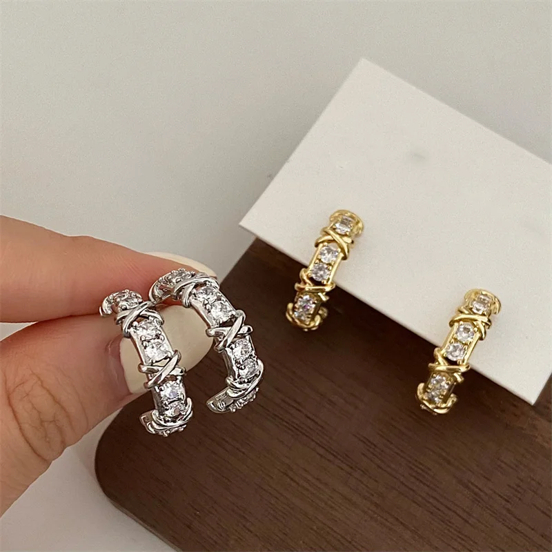 

Yixin Fashion Circle Shape Stud Earrings for Women INS Gold Color Cross Zirconia Earring Korea Party Wedding Jewelry
