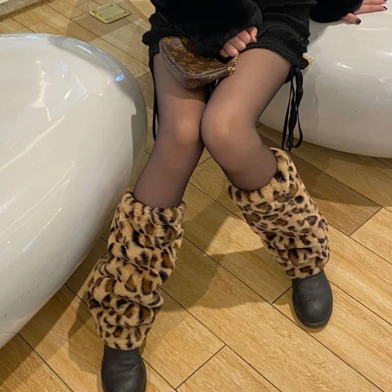kaixinbukaixin Women Winter Plush Leg Warmers Kawaii Cow Leopard Print  Lolita Foot Cover Socks,leg warmers,Black+White : : Clothing,  Shoes & Accessories