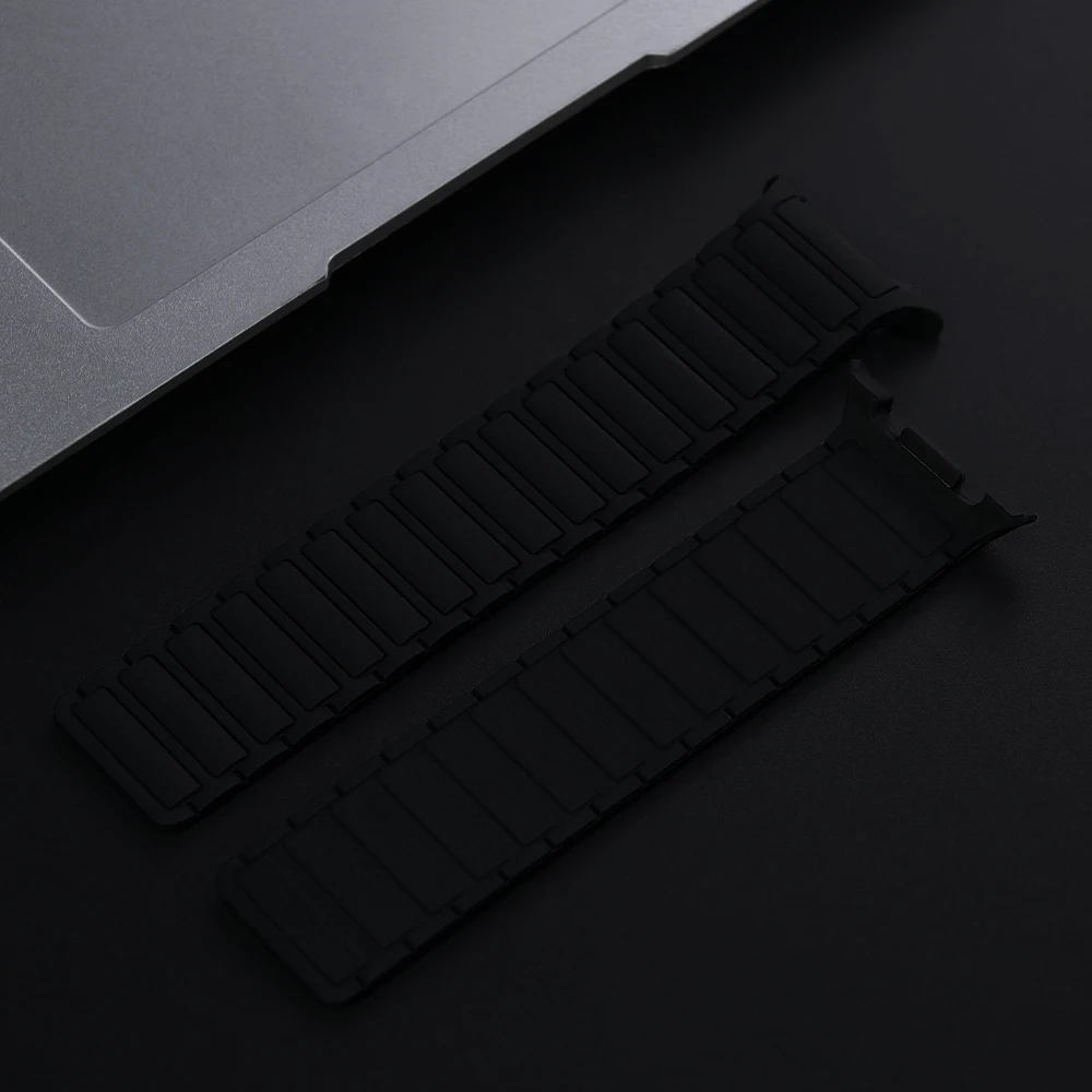 Seamless Magnetic Silicone Loop Band for Galaxy Watch 8 Classic