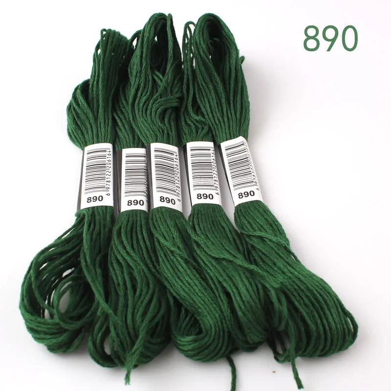 890