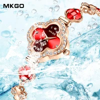 MKGO Women's Bracelet Watch Luxury Fashion Lady Crystal Inlaid Diamond Chain Watch Analog Quartz Waterproof Montres pour femmes 2