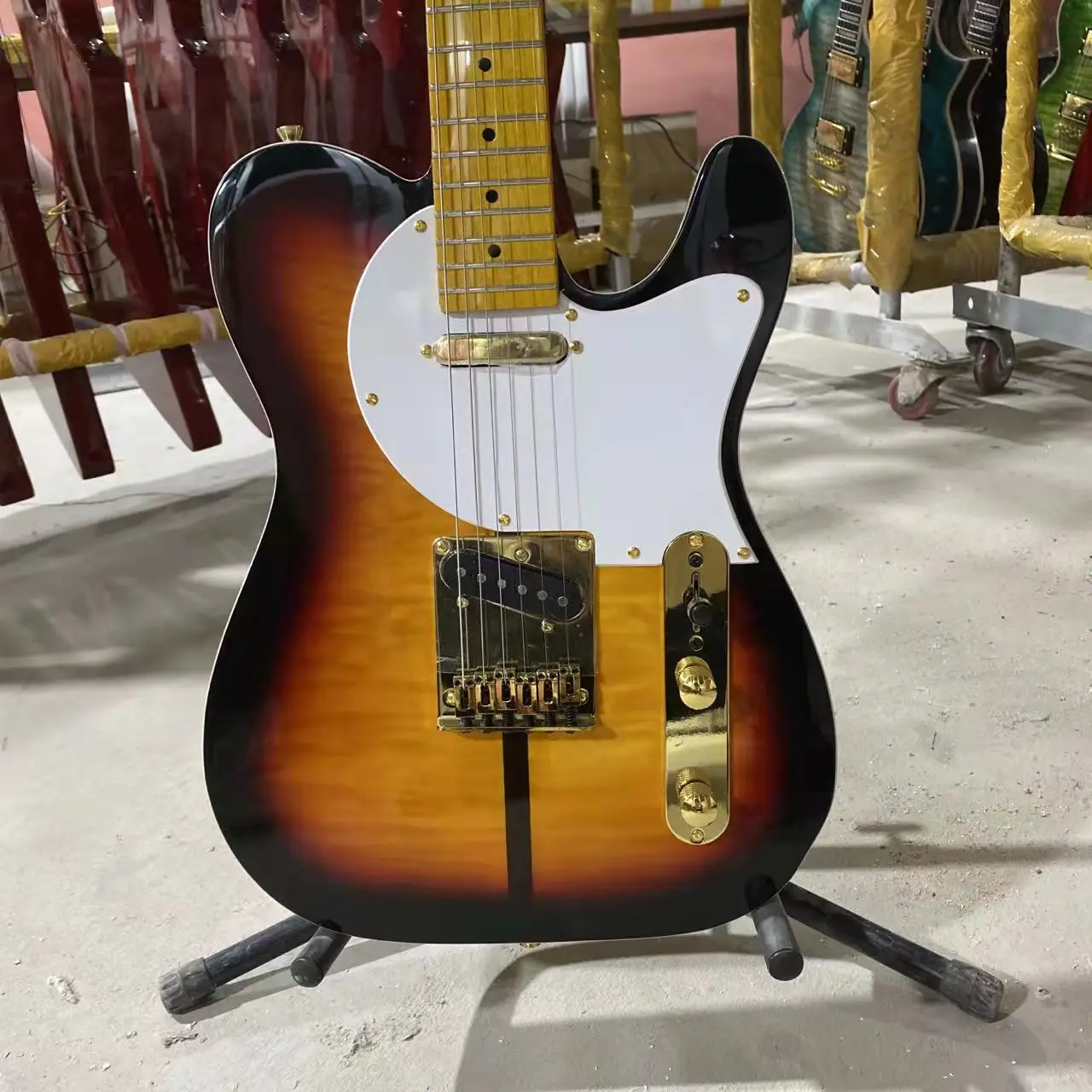 

Tele Electric Guitar Merle Haggard Signature Tuff Dog Vintage Sunburst Color Cloud Maple Top Golden Hardware Free Shipping