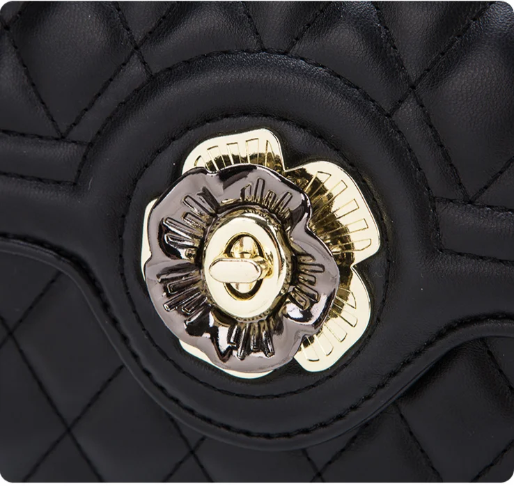 Cross body for women in 2024, new niche fashion single shoulder women's chain underarm bag, high-end diamond grid small_voghion.com