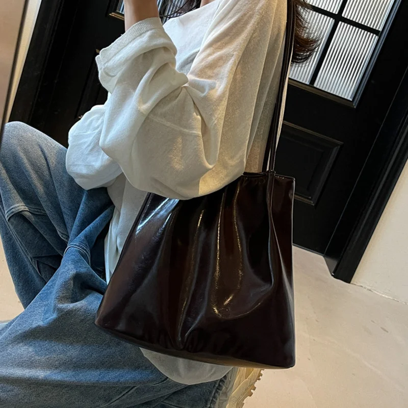 Women PU Fashion Shoulder Bag Large Capacity Simple Bucket Underarm Bag Solid Color Tote Bag For Daily Work Bag