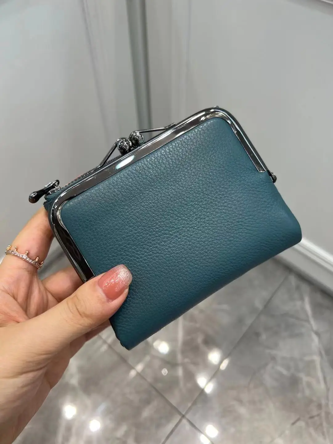 Women's Multifunctional Retro Genuine Leather Coin & Card Holder Wallet