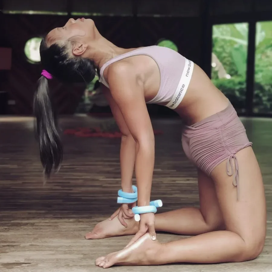 16oz Black x2（Not containing blue） | LaceUp Wearable Wrist Weights | 2 Pack - 1 Pound Each | Adjustable Wrist Weights Set for Wa