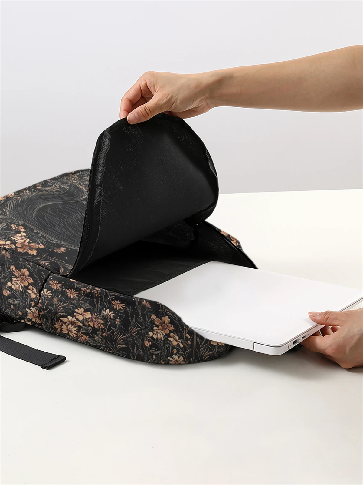 New men's and women's large capacity university backpacks, fashionable women's laptops, backpacks, cute girls' travel bags