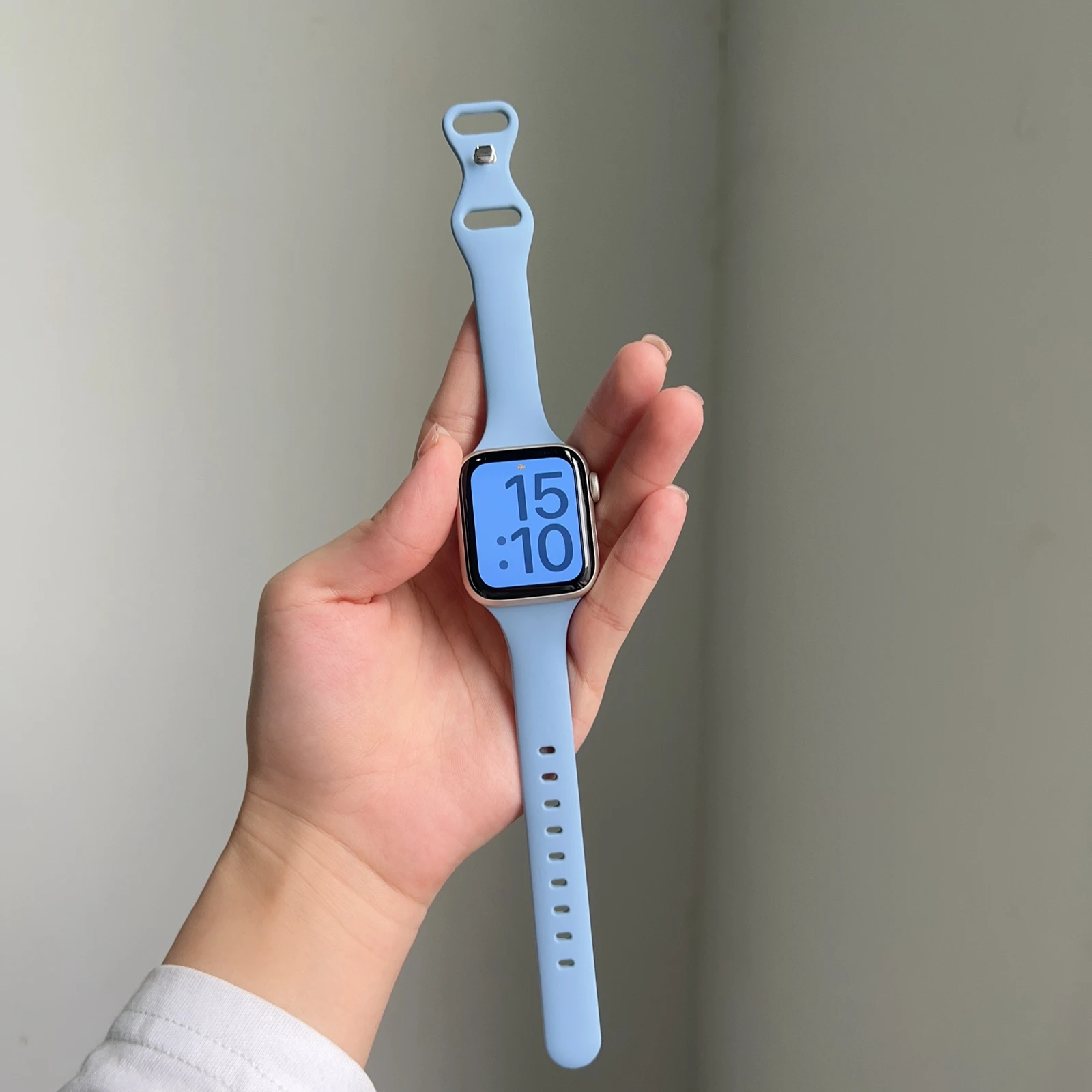 Silicone Loop Strap for Women - Durable Rubber Watch Band Replacement