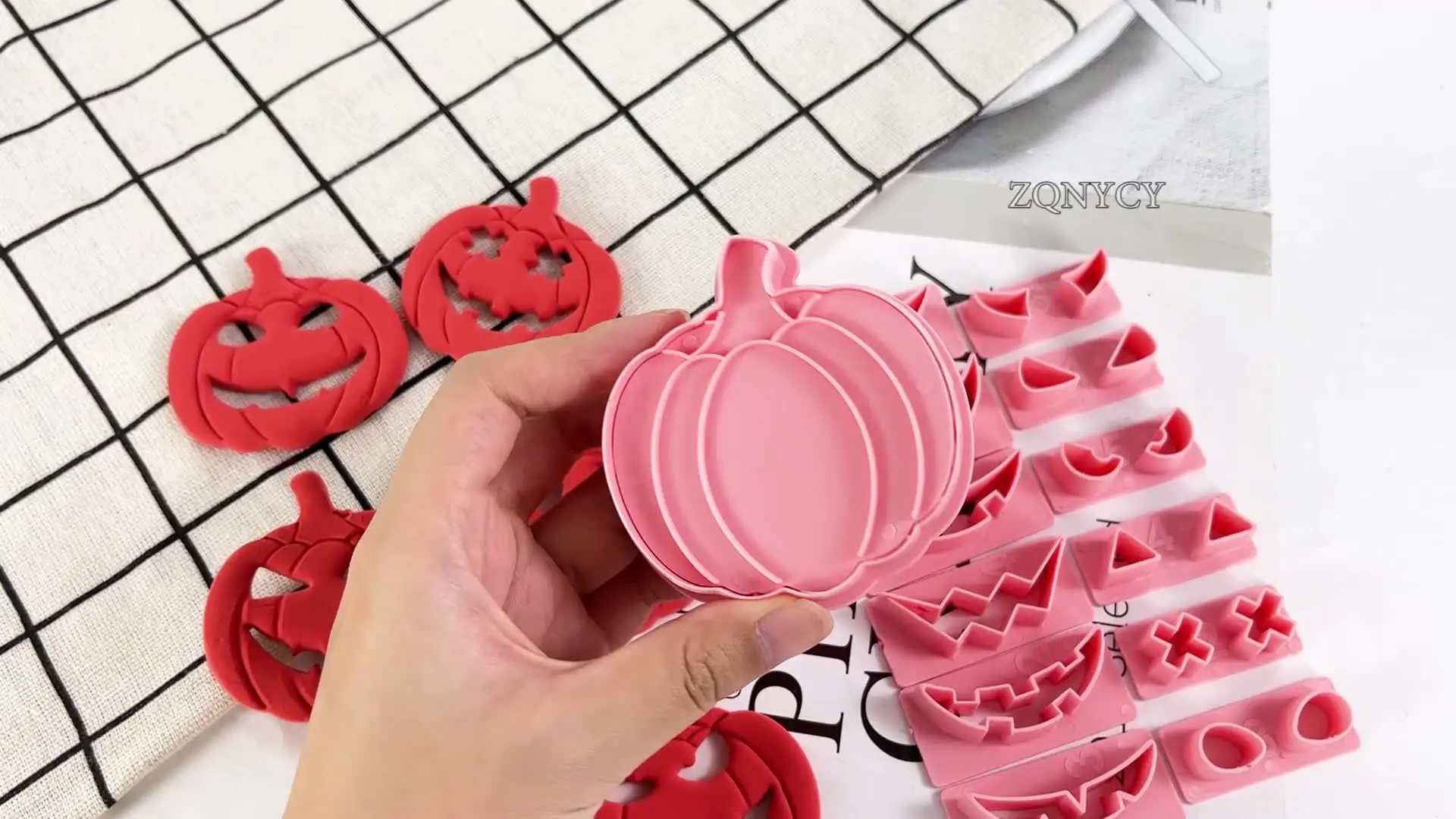 Veszoen 8 Pezzi Stampini per Biscotti Natalizie 3D Formine Biscotti Formine per Biscotti di Natale Stampi Biscotti in Acciaio Inox Tagliabiscotti Natalizi per Dolci Pasticceria Decorazione