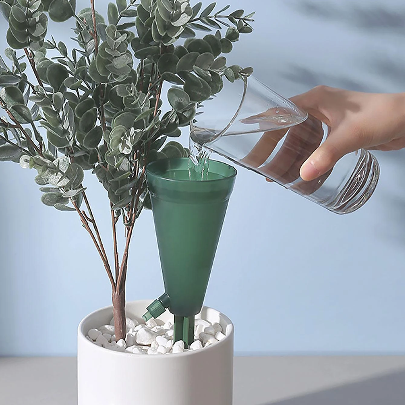 Funnel-shaped Transparent Automatic Dripper Water Flow Speed Regulating Kettle