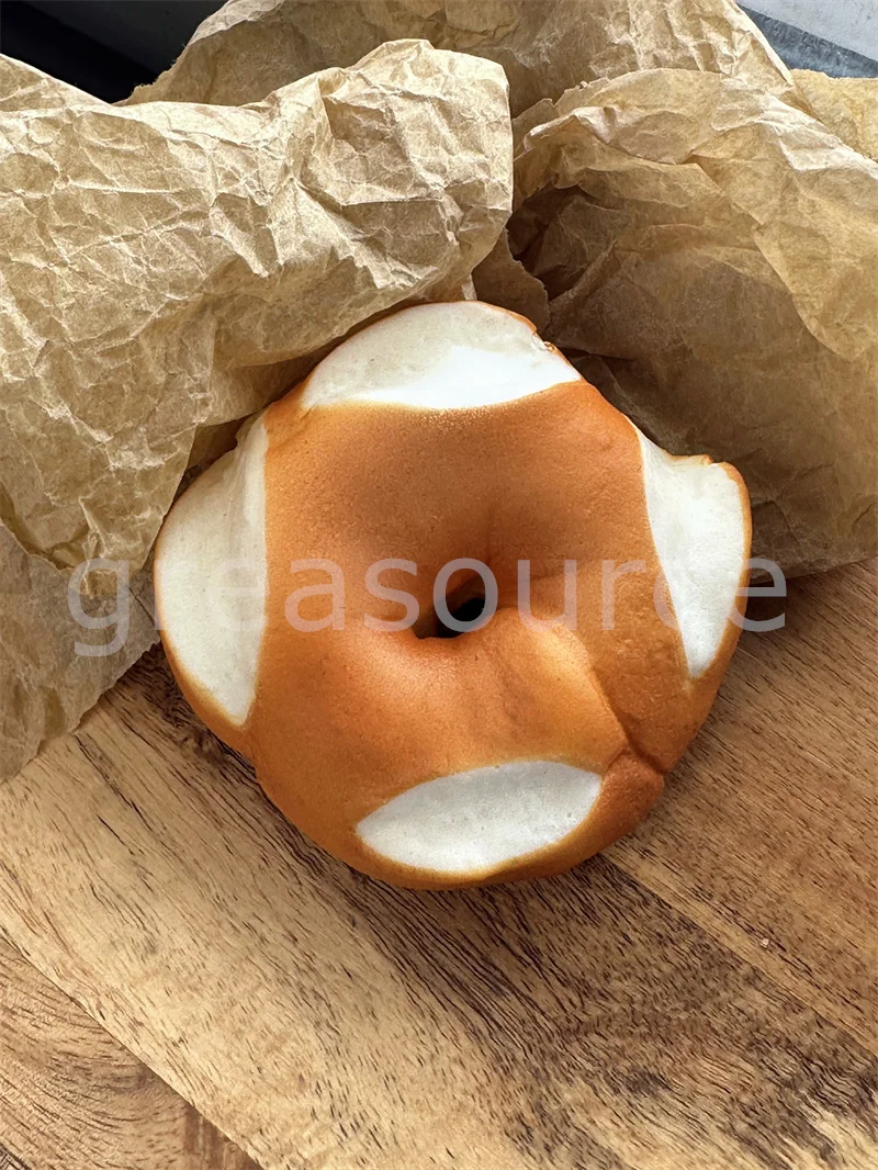 Weiches Mini-Baguette-Modell, realistisches süßes Geschenk, Küche, Begleiter, Spielzeug, köstliche goldene Waffel-Eisbeutel, klein, 12,7 cm, 4-teiliges Kit zum Spielen – Detail 3