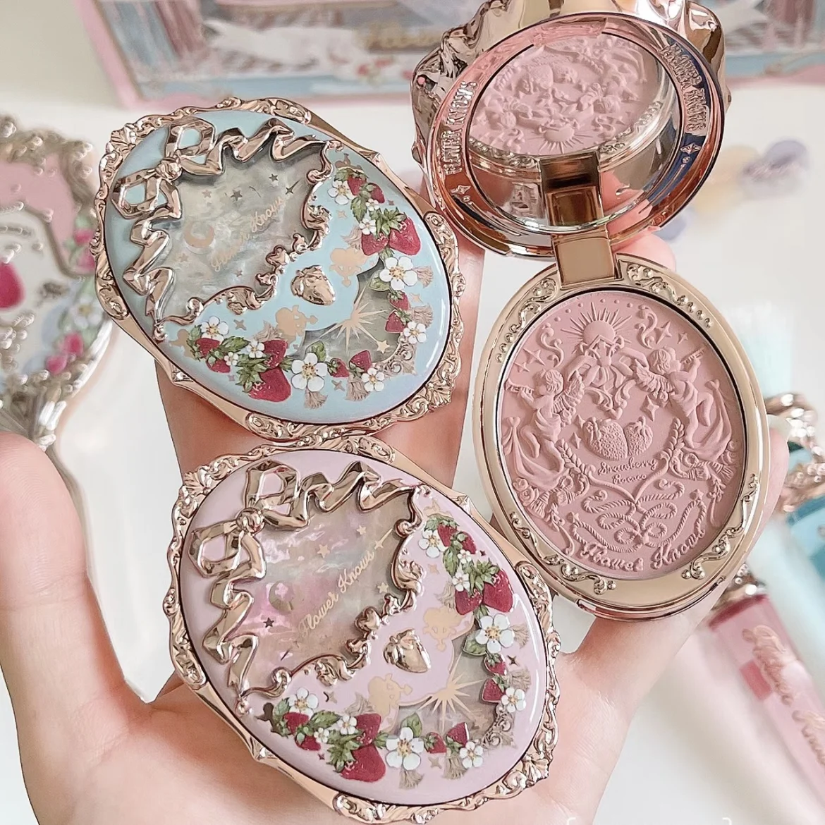 Powder Blusher Flower Knows Strawberry Rococo Series Embossed Blush Fine Powder Makeup Smooth Long-Lasting Blusher Face Enhancing Makeup Color