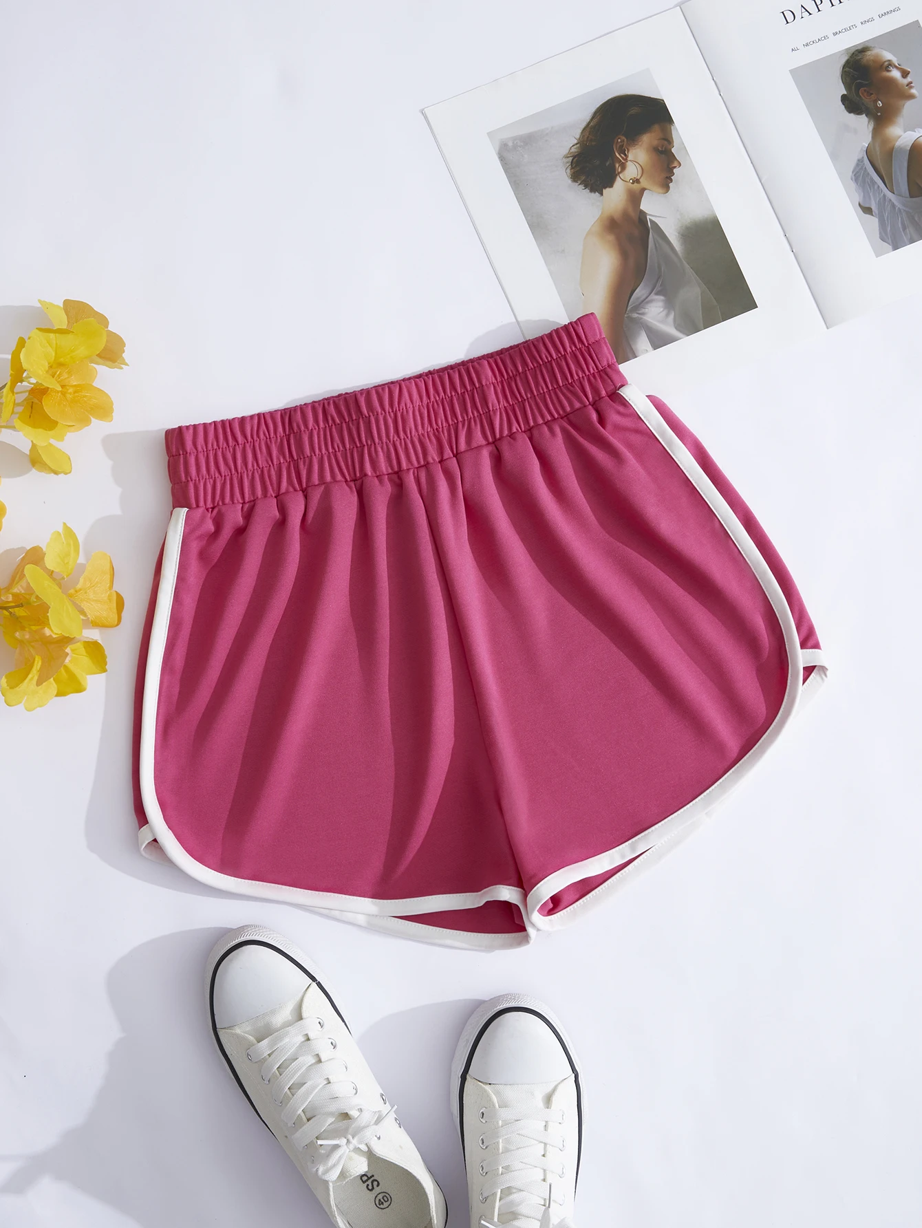 Рисунок 3 - Женские летние красные шорты Cherry