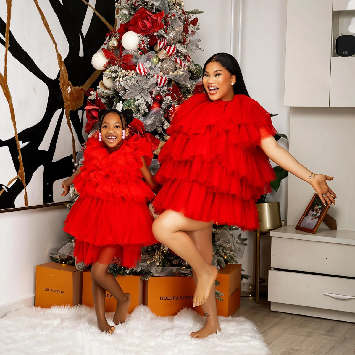 

Red Chic Short Mother and Daughter Matching Dress Tiered Puffy Mommy and Me Dresses for Photoshoot Mini Family Birthday Gowns