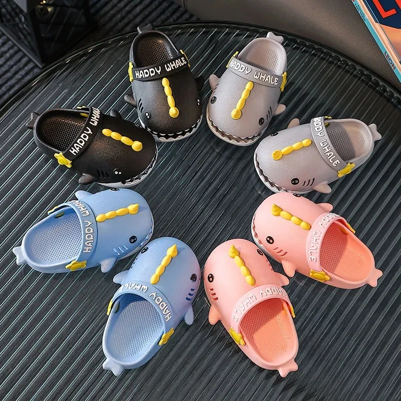 Kids Colgs for Boys Girls Lightweight Slippers Outdoor Summer Beach Sandals Children Non-slip Cute Shark Women Adult Shoes