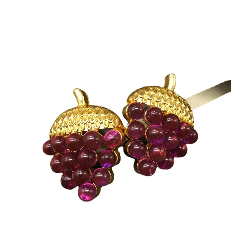 Medieval Light Luxury Purple Grape Styled Clip Earrings Retro Fashion Jewelry For Women