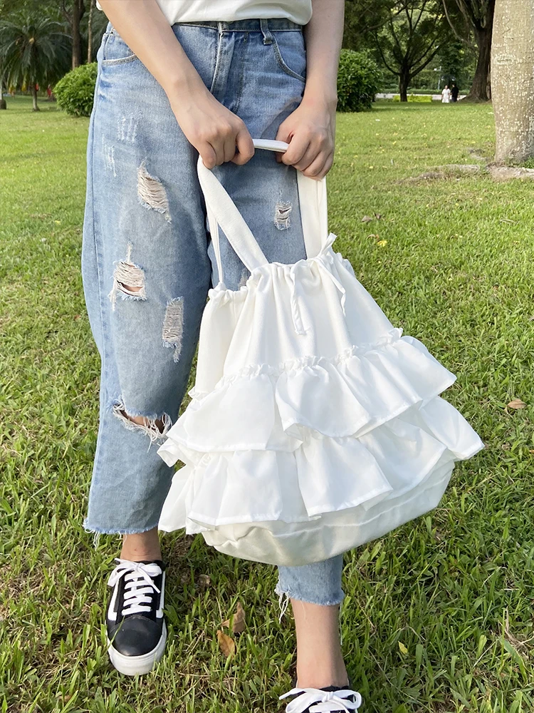 New Artistic Pleated Ruffled Edge, Large Capacity Bucket Type Portable Women's Bag, Casual, Simple And Fashionable Shoulder Bag