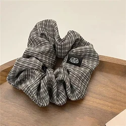 Elegant Camellia Plaid Hair Scrunchie - Retro French Style Accessory (1pc grey)
