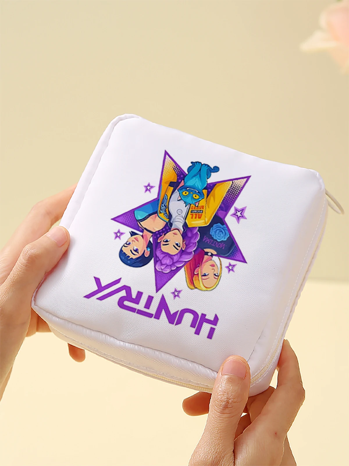 Cartoon pattern printed sanitary napkin storage bag, women's lightweight tissue bag, sanitary tissue bag