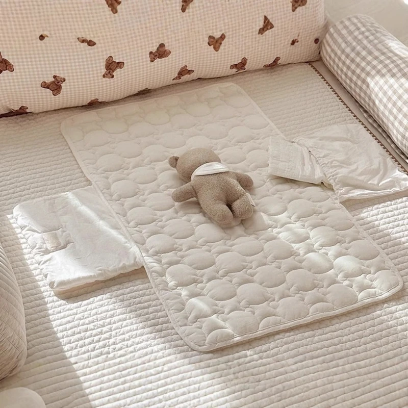 Portable Baby Diaper Changing Pad Solid Color Foldable Quilted Newborn Urinal Pad Reusable Baby Nappy Changing